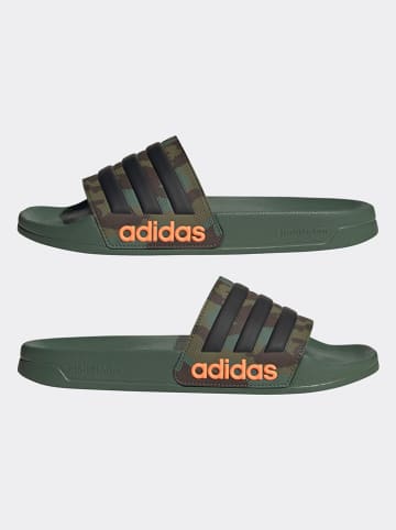 adidas Klapki w kolorze zielonym