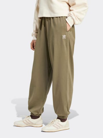 adidas Sweathose in Khaki