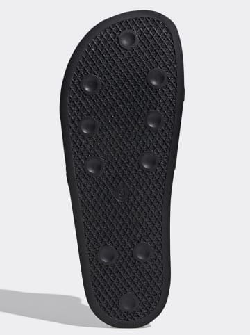 adidas Pantoletten in Schwarz