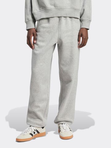 adidas Sweathose in Hellgrau