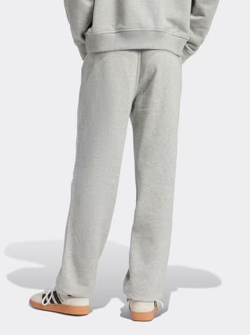 adidas Sweathose in Hellgrau