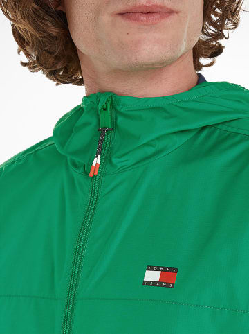 TOMMY JEANS Übergansjacke in Grün