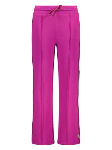B.Nosy Sweathose "Poppy" in Lila