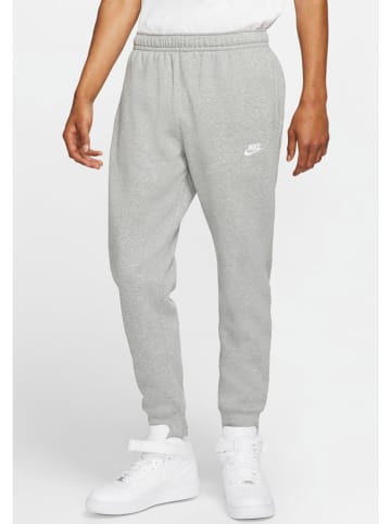 Nike Sweathose in Grau