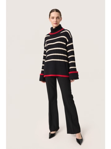 Soaked in Luxury Trui "Soaked in Luxury" zwart