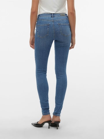Vero Moda Dżinsy - Slim fit - w kolorze niebieskim