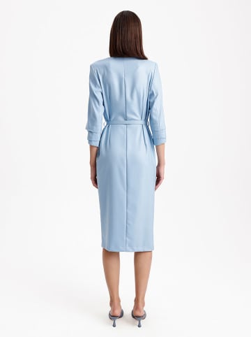 BGN Kleid in Hellblau