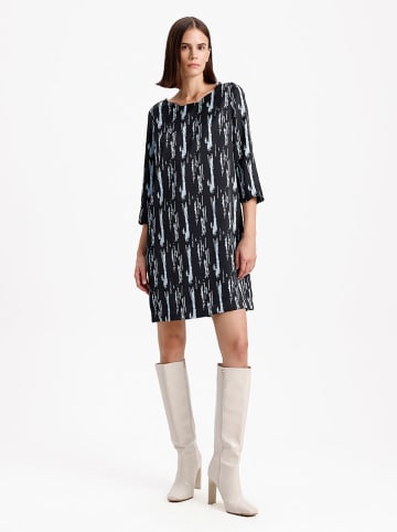 BGN Kleid in Schwarz/ Hellblau