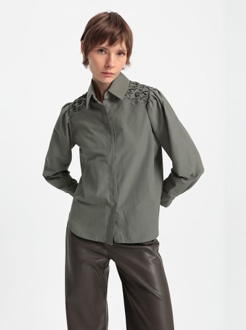 BGN Blouse kaki