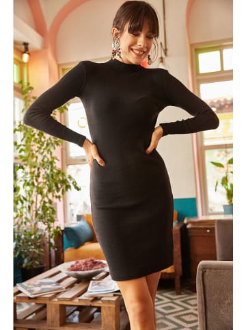 Olalook Kleid in Schwarz