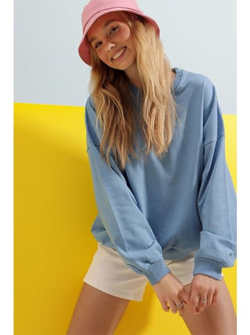 Trend Alaçatı Stili Sweatshirt in Hellblau