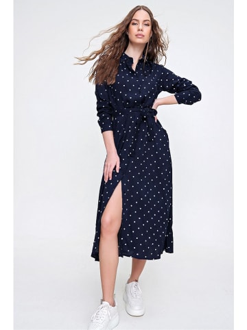 Trend Alaçatı Stili Blousejurk donkerblauw/wit