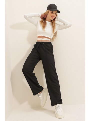 Trend Alaçatı Stili Sweatbroek zwart