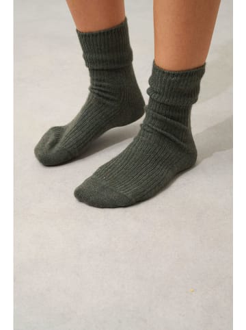 AUTHENTIC CASHMERE Kaszmirowe skarpety "Chewila" w kolorze khaki