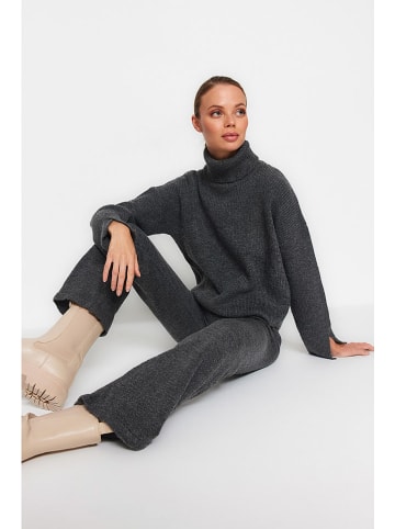 trendyol 2-delige outfit antraciet