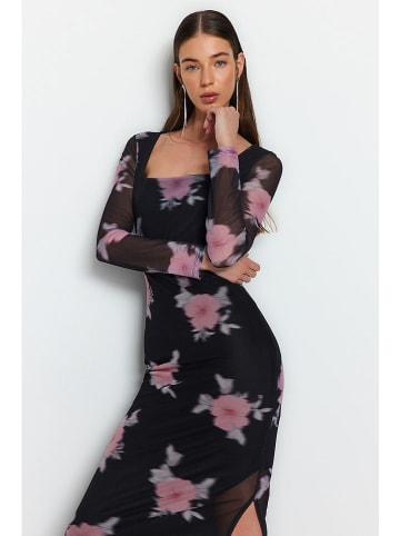trendyol Kleid in Schwarz/ Rosa