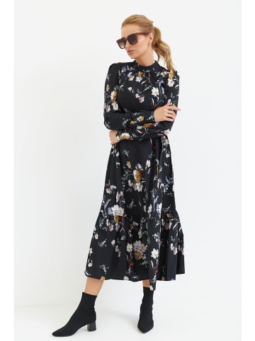 made of emotion Kleid in Schwarz