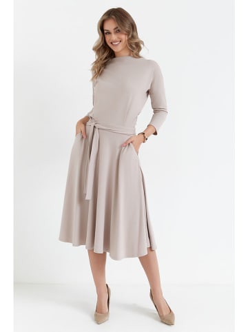 made of emotion Kleid in Beige