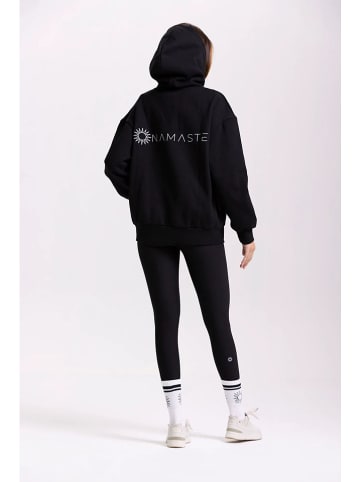 Onamaste Hoodie "Tara" in Schwarz