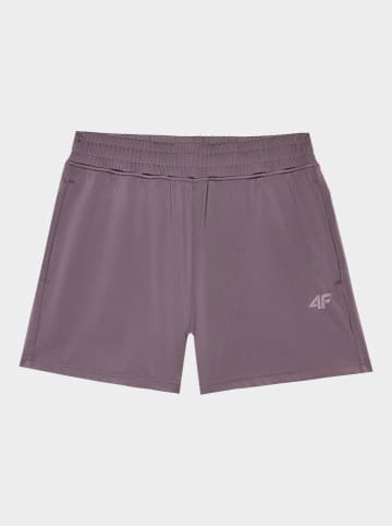 4F Trainingsshorts in Lila