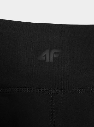 4F Trainingsshorts in Schwarz