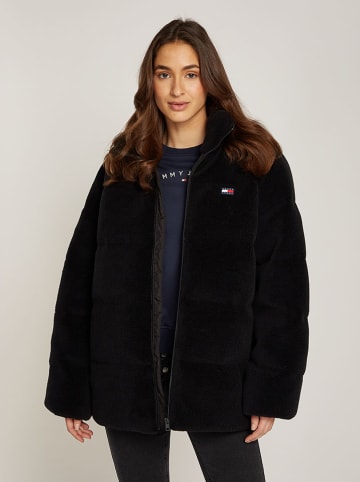 TOMMY JEANS Kurtka zimowa w kolorze czarnym