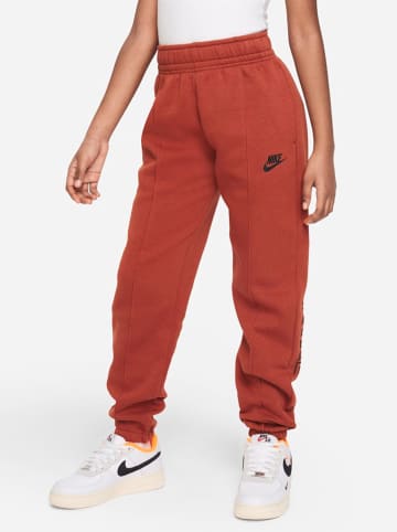 Nike Sweathose in Rostrot