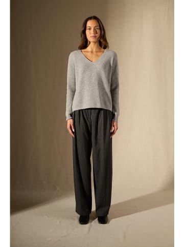 Perfect Cashmere Kaszmirowy sweter "Saphria" w kolorze szarym