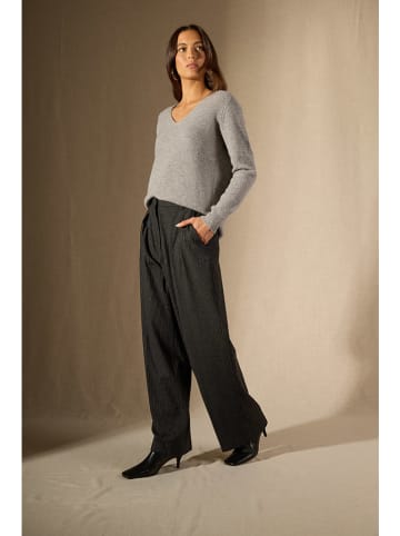 Perfect Cashmere Kaszmirowy sweter "Saphria" w kolorze szarym