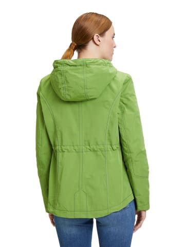 AMBER & JUNE Übergangsjacke in Grün