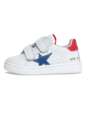 Naturino Skórzane sneakersy "Pinn" w kolorze białym ze wzorem