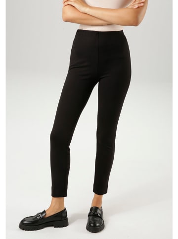 Aniston Hose in Schwarz