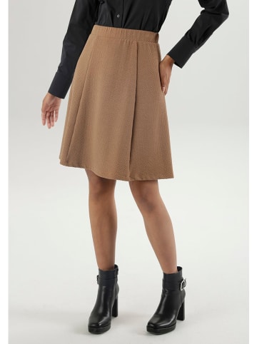 Aniston Rok camel