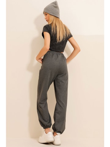 Trend Alacati Sweathose in Anthrazit