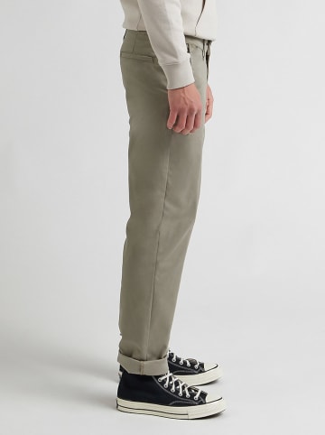 Lee Chino in Grau
