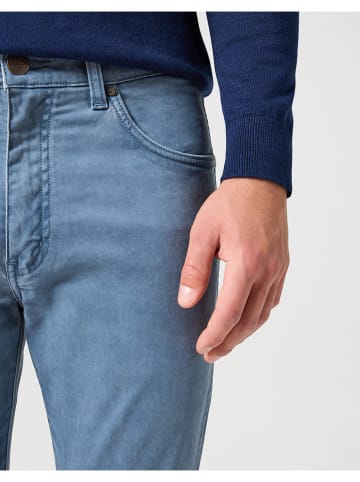 Wrangler Dżinsy - Slim fit - w kolorze błękitnym