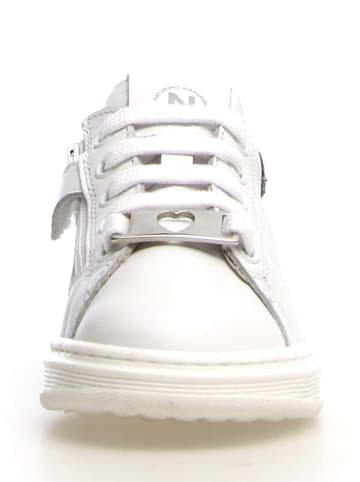 Naturino Skórzane sneakersy "Ollip zip" w kolorze srebrno-białym