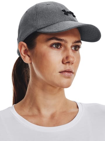 Under Armour Cap in Grau
