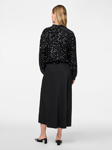Pieces Rock in Schwarz