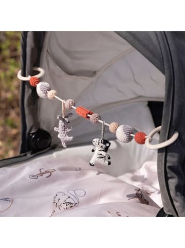 Sebra Gehaakte kinderwagenketting "Teeny Toes" - vanaf de geboorte