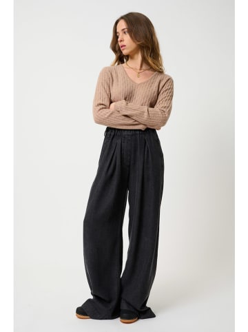 AUTHENTIC CASHMERE Kaszmirowy sweter "Grasmoor" w kolorze beżowym
