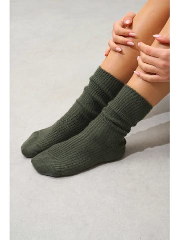 AUTHENTIC CASHMERE Kaszmirowe skarpety "Chewila" w kolorze khaki