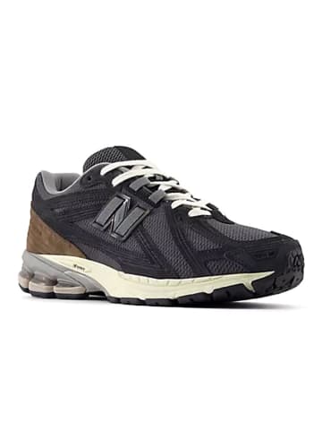 New Balance Leder-Sneakers "1906" in Schwarz