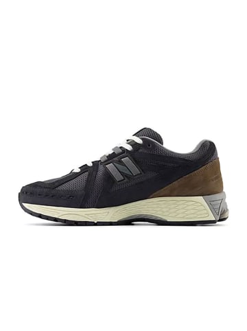 New Balance Leder-Sneakers "1906" in Schwarz