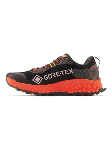 New Balance Trailrunningschuhe "Fresh Foam X Trail Hierro GTX v7" in Schwarz