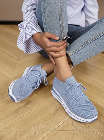 Sixth Sens Sneakersy w kolorze błękitnym na koturnie