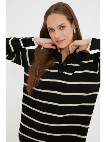 trendyol Strickkleid in Schwarz/ Beige