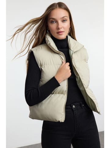 trendyol Steppweste in Beige