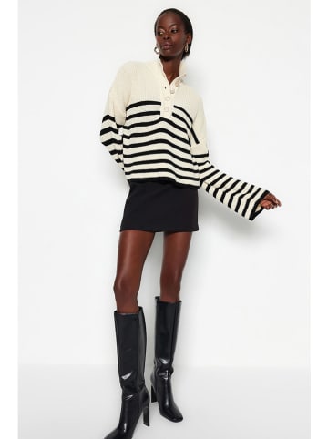 trendyol Pullover in Creme/ Schwarz