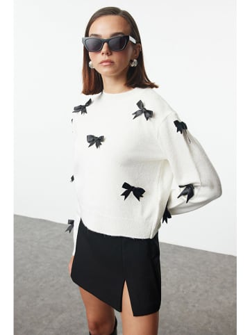 trendyol Pullover in Creme